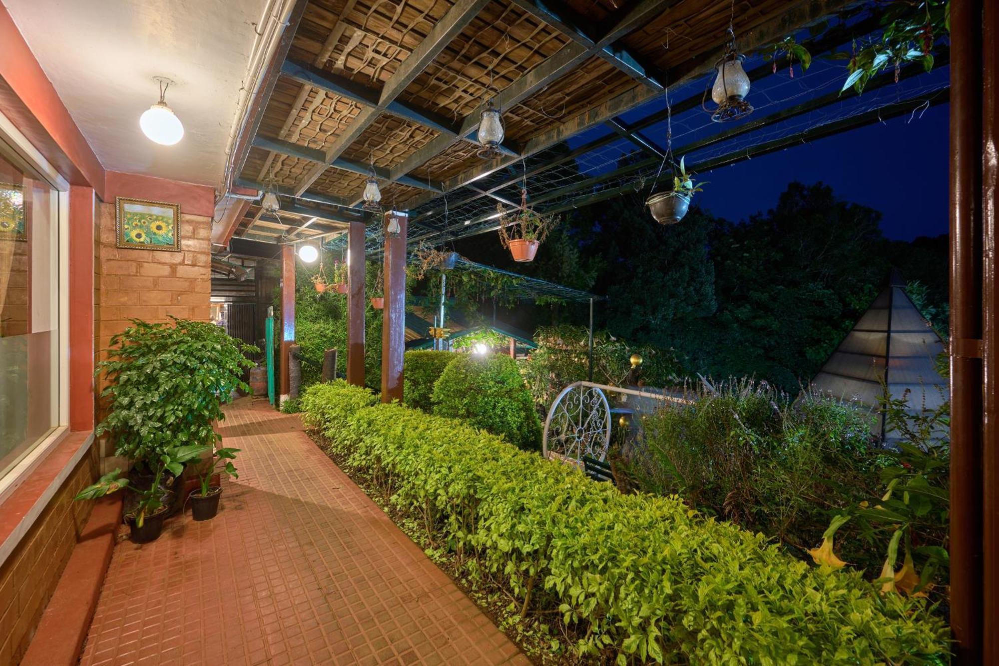 De Rock Jungle Living Resort Coonoor Eksteriør billede