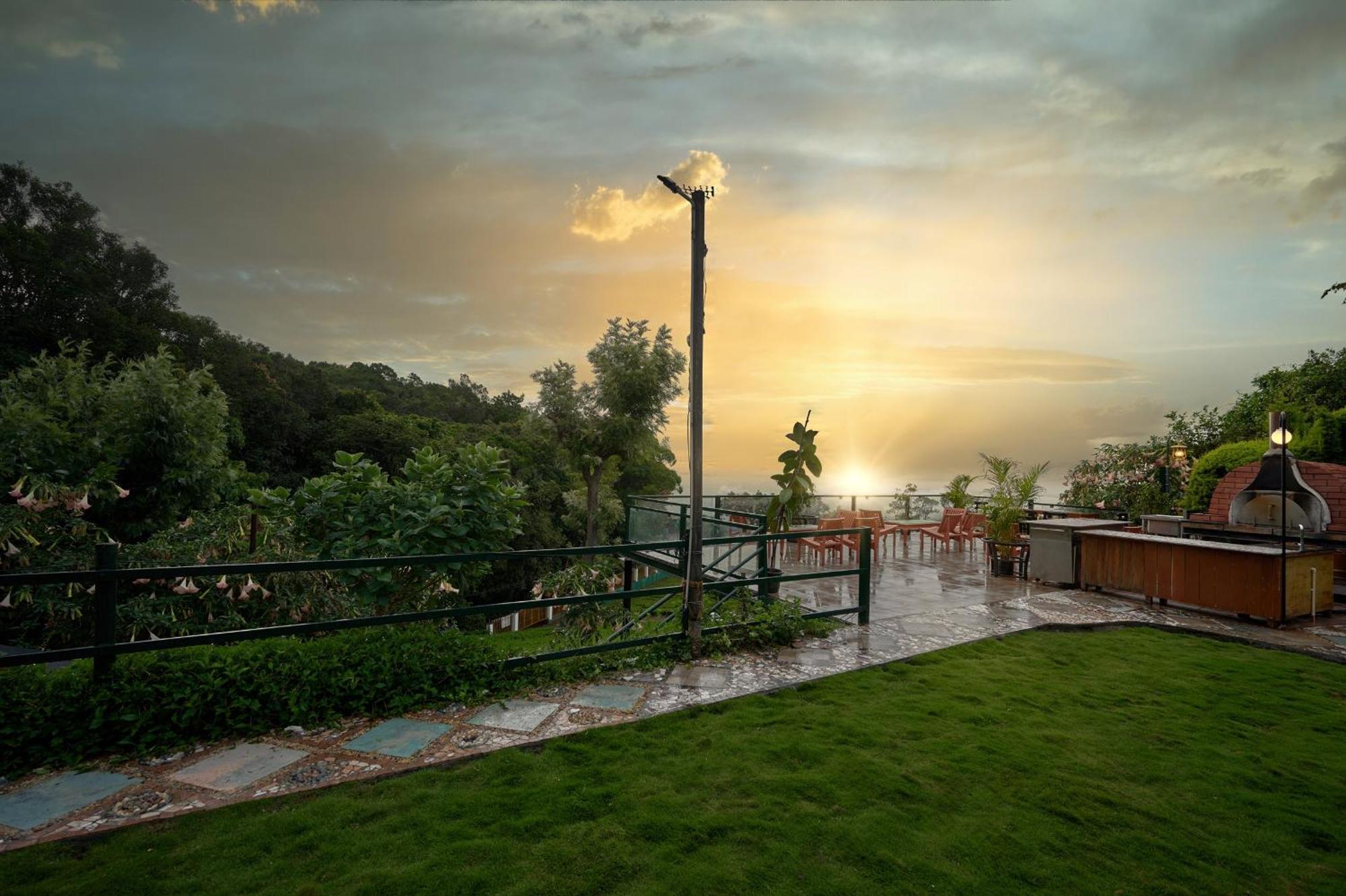 De Rock Jungle Living Resort Coonoor Eksteriør billede